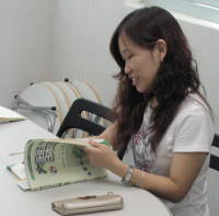 student learning Japanese